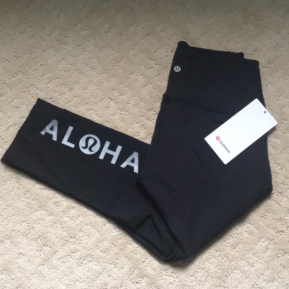 lululemon athletica Pants - NWT RARE Lululemon Aloha Wunder Under Black crops
